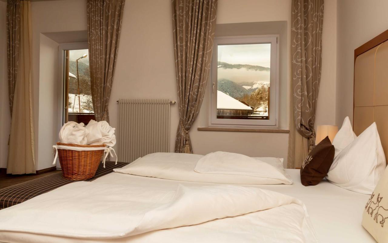 Hotel Martinerhof San Lorenzo di Sebato Ngoại thất bức ảnh